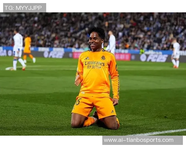 恩德里克本赛季仍未出场国际比赛间歇携妻子畅游摩洛哥度假